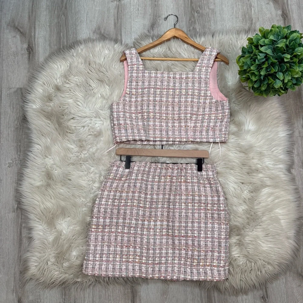 House of Harlow Pixie Dust Tweed Skirt and Top Set - Picture 8 of 8